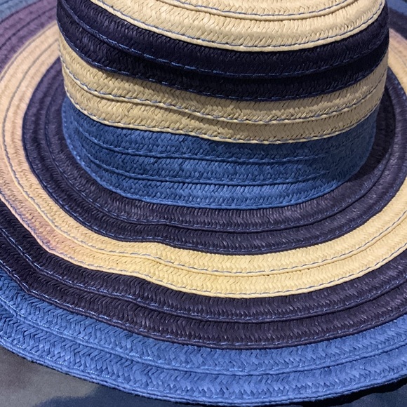 💥2/$30 VEUC Gymboree Girl’s Woven Striped Blue & Beige Sun hat - size M - Picture 4 of 11